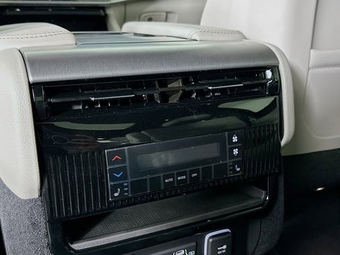 New 2026 Jeep Grand Wagoneer Limited AWD/4WD image 33