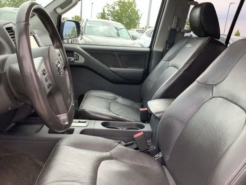 Used 2014 Nissan Frontier PRO-4X w/ Pro-4x Luxury Package AWD/4WD image 12