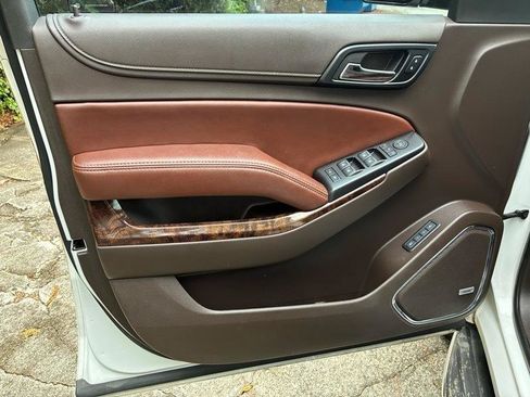 Used 2017 Chevrolet Suburban Premier AWD/4WD image 22