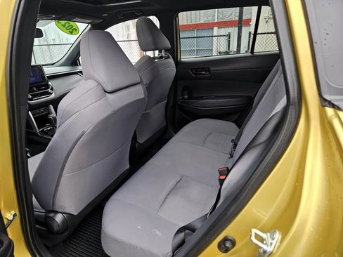Used 2023 Toyota Corolla Cross SE image 9