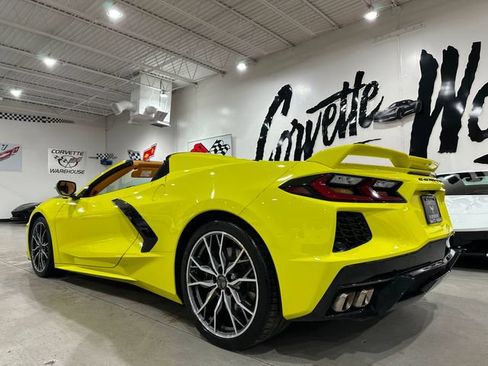 Used 2023 Chevrolet Corvette Stingray Premium Conv w/ Z51 Performance Package RWD image 4