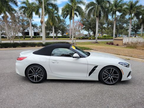 Used 2023 BMW Z4 sDrive30i w/ Driving Assistance Package image 10