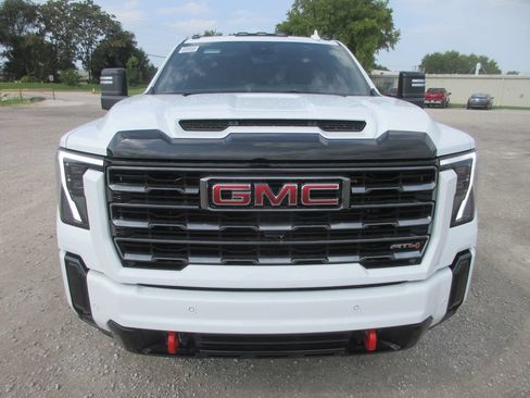 New 2026 GMC Sierra 2500 AT4 w/ AT4 Premium Plus Package AWD/4WD image 12
