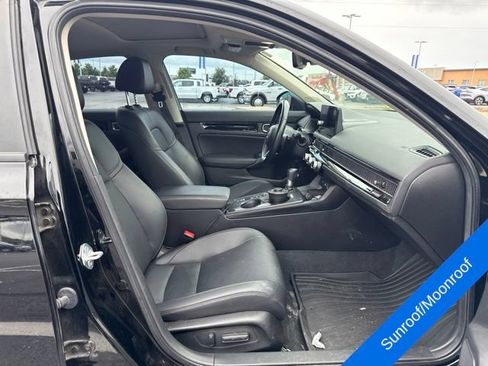 Used 2022 Honda Civic Touring image 8