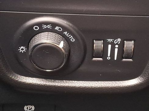 Used 2025 Jeep Grand Cherokee Laredo w/ Luxury Tech Group I AWD/4WD image 26