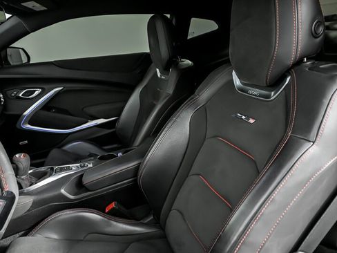 Used 2018 Chevrolet Camaro ZL1 image 21
