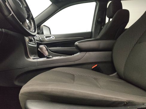 Used 2021 Jeep Grand Cherokee Laredo RWD image 17