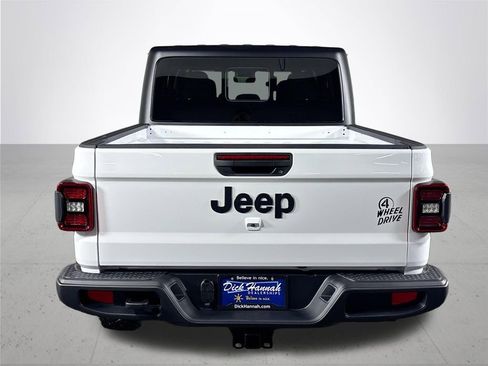 New 2025 Jeep Gladiator Willys image 7