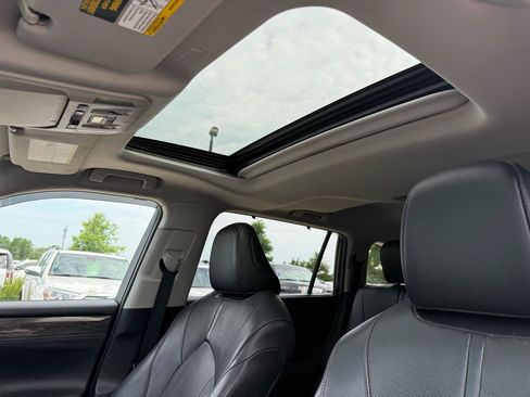 Used 2020 Toyota Highlander Limited AWD/4WD image 11