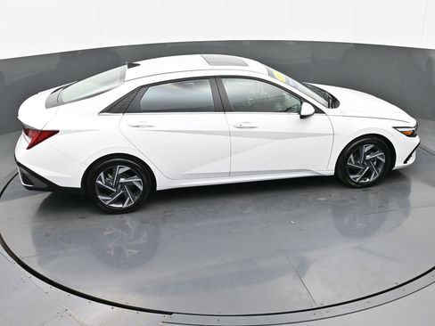 Certified 2024 Hyundai Elantra SEL w/ Convenience Package image 34