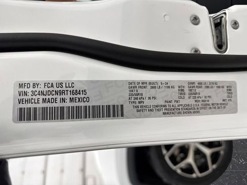 Used 2024 Jeep Compass Limited image 36