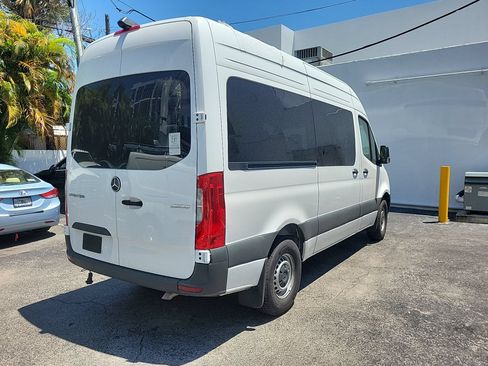 Used 2024 Mercedes-Benz Sprinter 2500 image 9