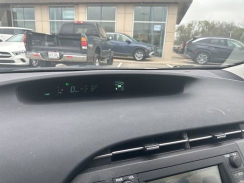 Used 2011 Toyota Prius Three w/ Solar Roof Pkg FWD image 7
