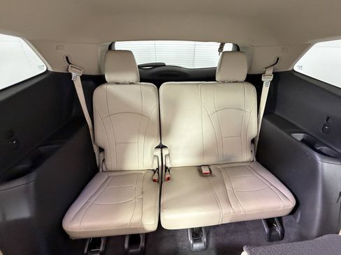 Used 2018 Buick Enclave Essence image 7