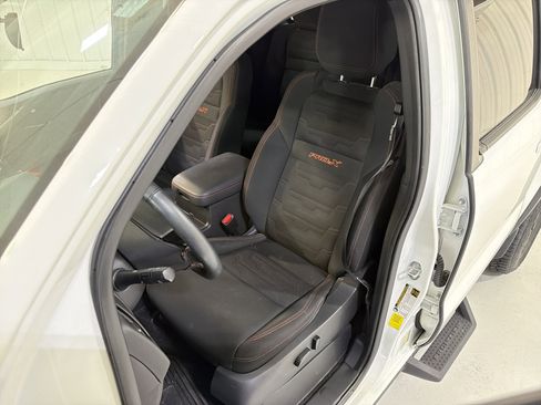 Used 2019 Nissan Frontier SL AWD/4WD image 10