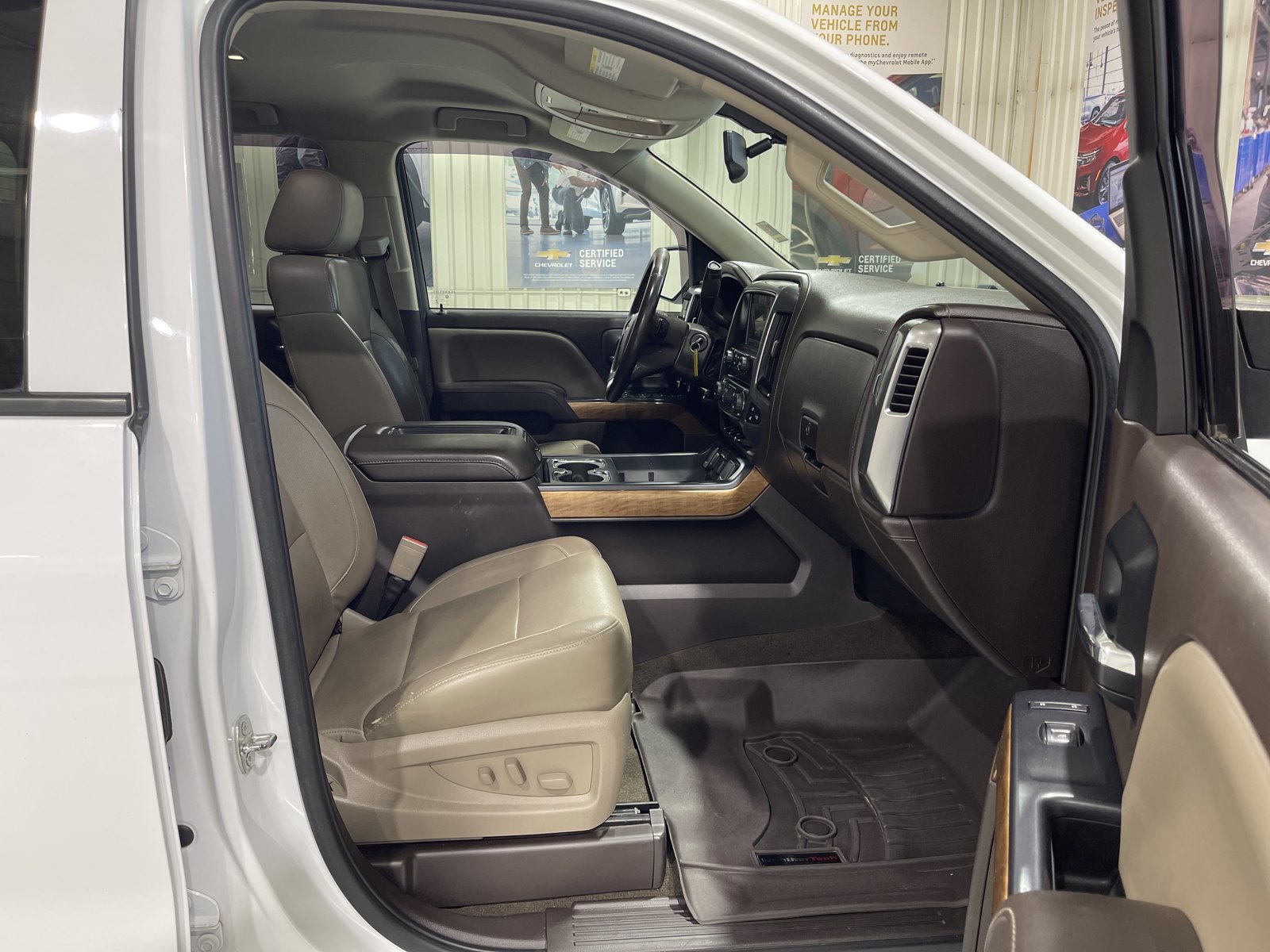 Used 2014 Chevrolet Silverado 1500 LTZ AWD/4WD image 17