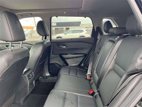 Used 2023 Nissan Rogue SV w/ SV Premium Package image 12