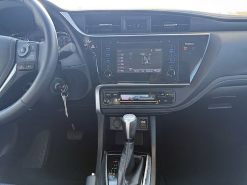 Used 2017 Toyota Corolla SE image 10