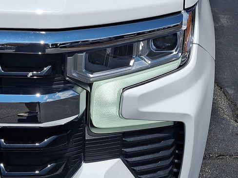 Used 2025 Chevrolet Silverado 1500 LT RWD image 9
