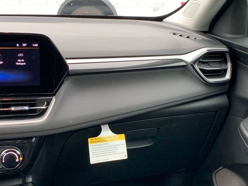 Used 2025 Chevrolet TrailBlazer LT image 33