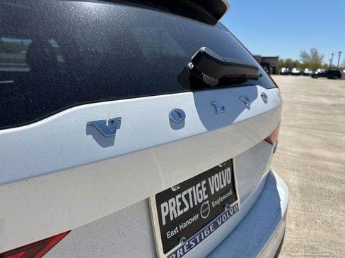 Certified 2025 Volvo V60 B5 Cross Country Plus AWD/4WD image 37