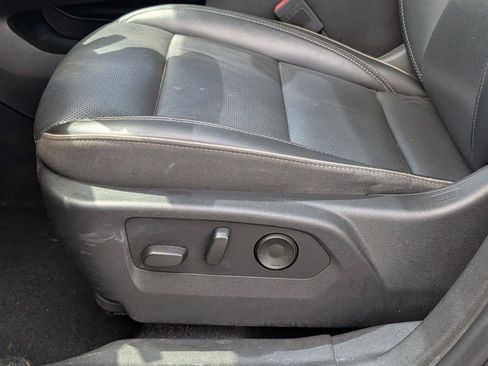 Used 2021 Buick Envision Essence w/ Sport Touring Package FWD image 11