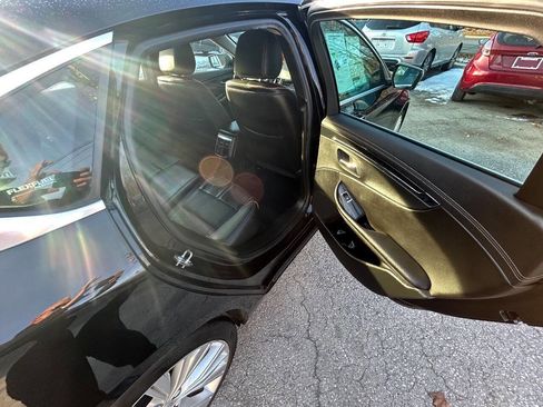 Used 2019 Chevrolet Impala Premier w/ Premier Confidence Package image 9