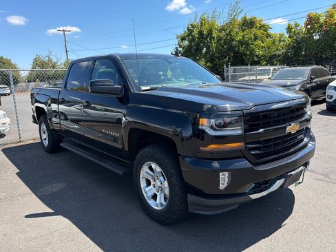 Used 2018 Chevrolet Silverado 1500 LT AWD/4WD image 2