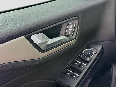 Used 2021 Ford Escape SE w/ Convenience Package image 17