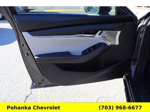 Used 2020 MAZDA MAZDA3 Hatchback w/ Preferred Package image 25