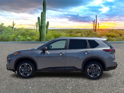 Certified 2025 Nissan Rogue SV image 3