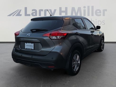 Used 2020 Nissan Kicks S image 5