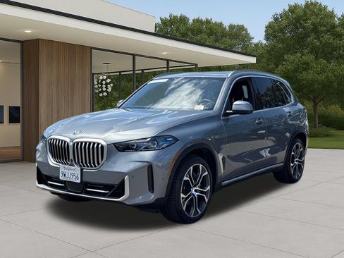 Used 2026 BMW X5 xDrive50e w/ Parking Assistance Package AWD/4WD image 2