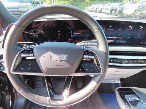 Used 2024 Cadillac Lyriq Luxury RWD image 17