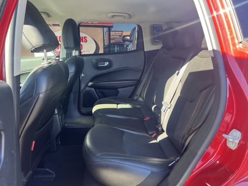 Used 2021 Jeep Compass Trailhawk image 10