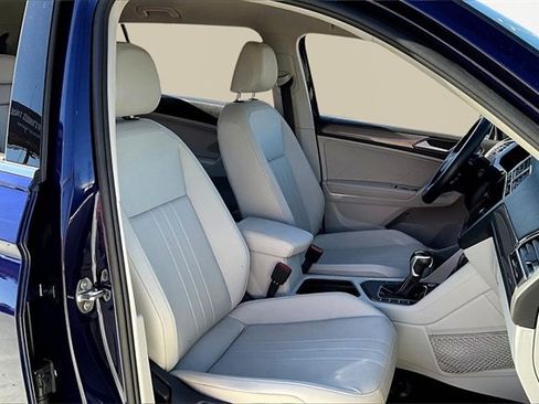 Used 2023 Volkswagen Tiguan SE image 7