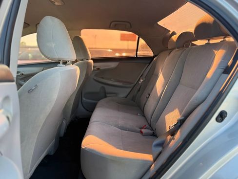 Used 2012 Toyota Corolla L FWD image 27