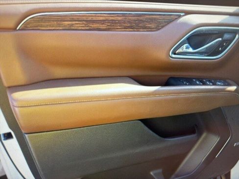 Used 2021 Chevrolet Suburban High Country image 10