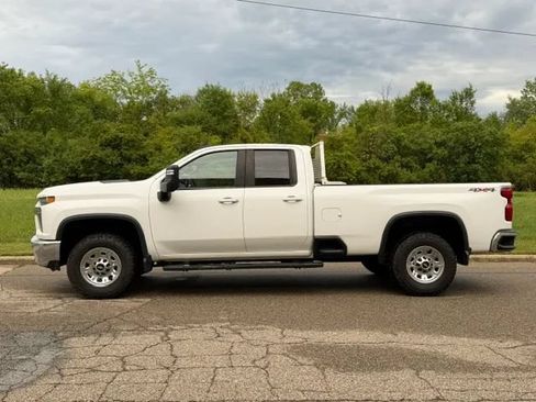 Used 2021 Chevrolet Silverado 2500 LT AWD/4WD image 32