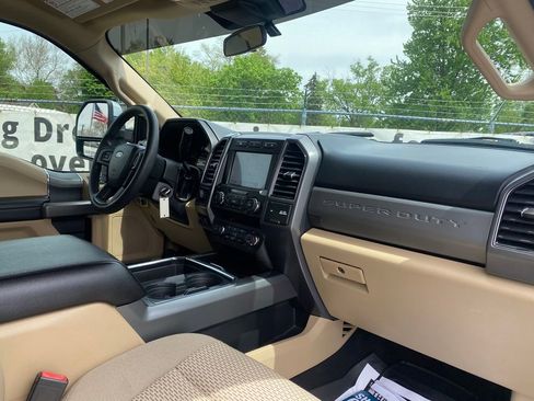 Used 2020 Ford F250 XLT w/ XLT Premium Package AWD/4WD image 18