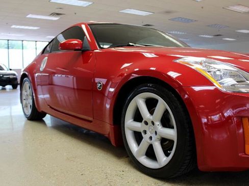 Used 2004 Nissan 350Z Touring w/ Cargo Convenience Pkg image 36