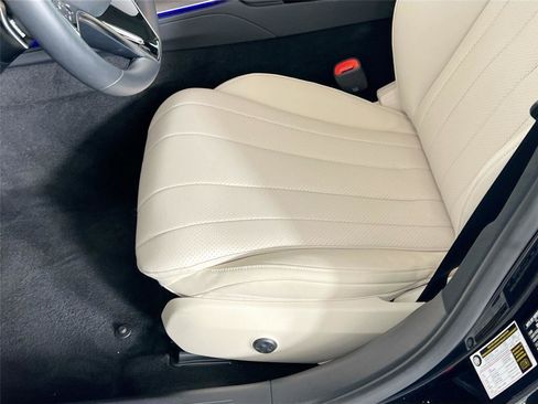 Used 2025 Mercedes-Benz E 350 4MATIC Sedan image 20