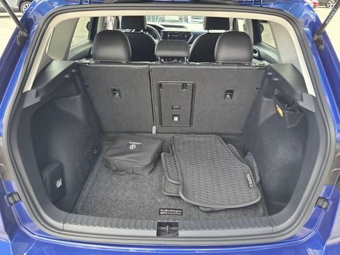 Certified 2023 Volkswagen Taos SE w/ Panoramic Sunroof Package FWD image 16