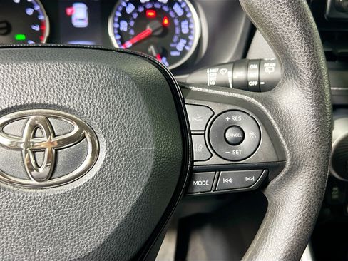 Used 2019 Toyota RAV4 XLE FWD image 19