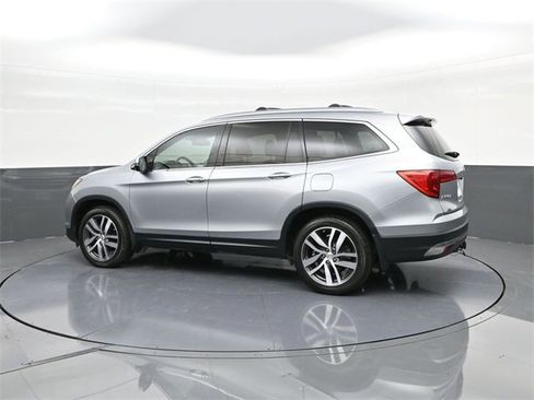 Used 2018 Honda Pilot Elite image 5