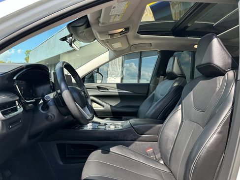 Used 2023 INFINITI QX60 Luxe w/ Cargo Package image 2