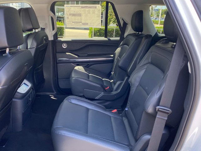 New 2027 Lincoln Navigator Reserve AWD/4WD image 7