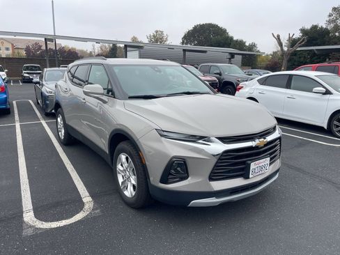 Used 2021 Chevrolet Blazer LT image 2