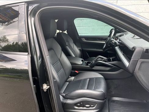 Certified 2024 Porsche Cayenne S AWD/4WD image 12