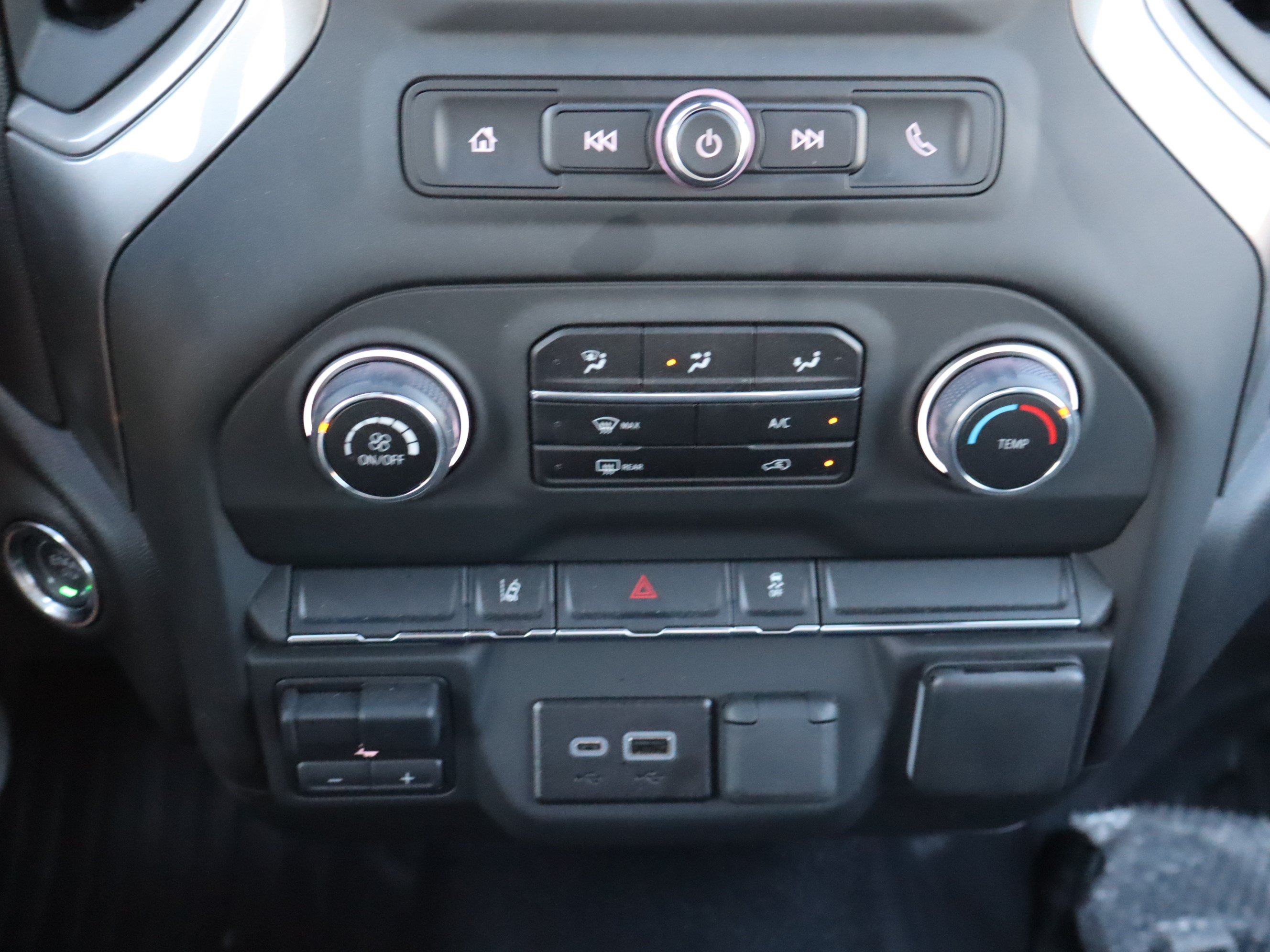Used 2025 Chevrolet Silverado 2500 W/T w/ WT Convenience Package AWD/4WD image 30